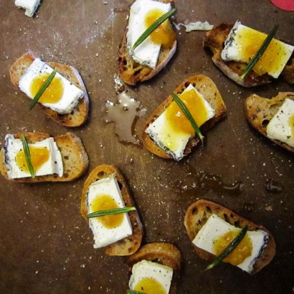 Clementine Goat Cheese&nbsp;Crostini
