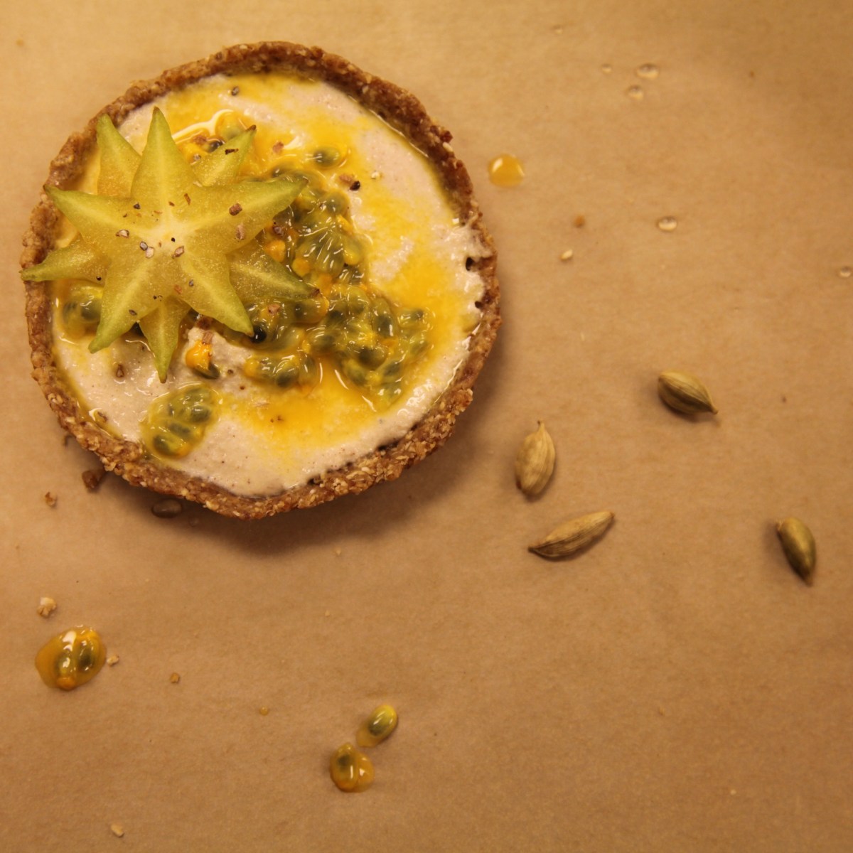 Raw Cardamom Cashew Cream&nbsp;Tartlets